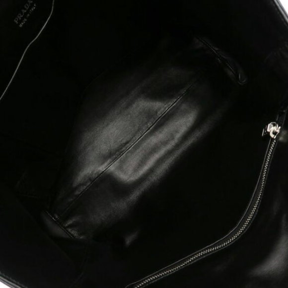 Prada nylon leather punching tote - Picture 3 of 9